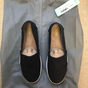 Toms Avalon Black Coated Sneaker Size 5.5 New